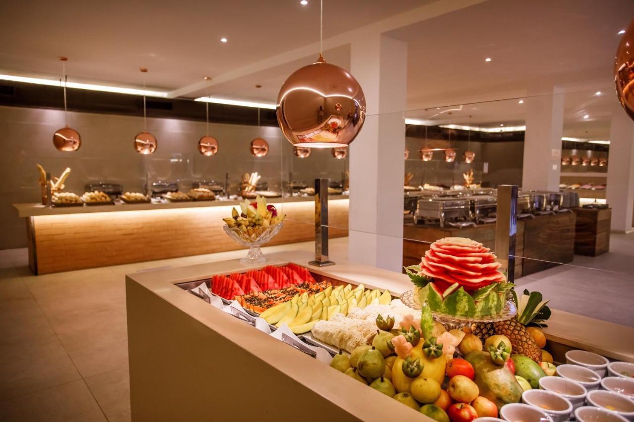 La Torre Resort All Inclusive Porto Seguro Dış mekan fotoğraf The buffet at the hotel