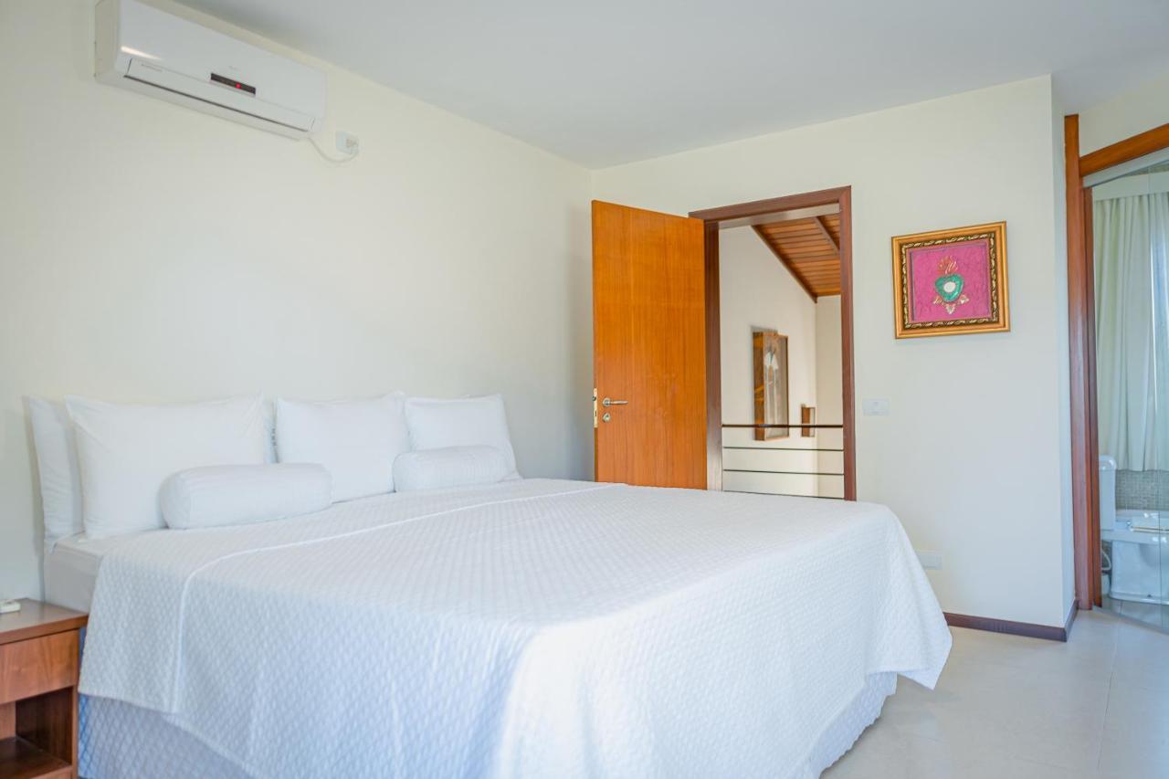 La Torre Resort All Inclusive Porto Seguro Dış mekan fotoğraf A bedroom with a split-type air conditioner